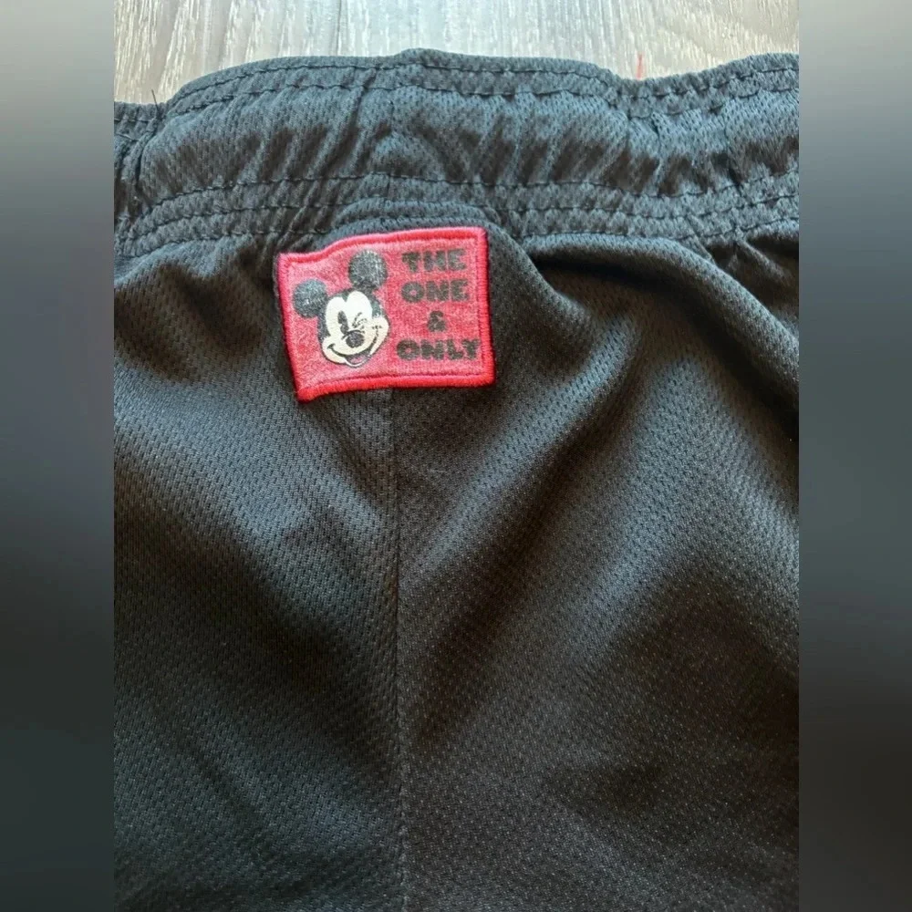 Disney Parks Mickey Mouse Boys Shorts Size M Black And Red